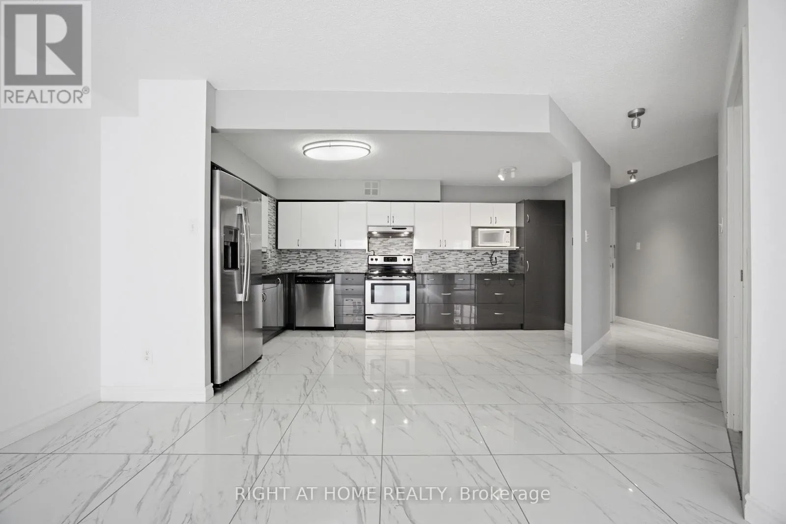 311 - 250 DAVIS DRIVE