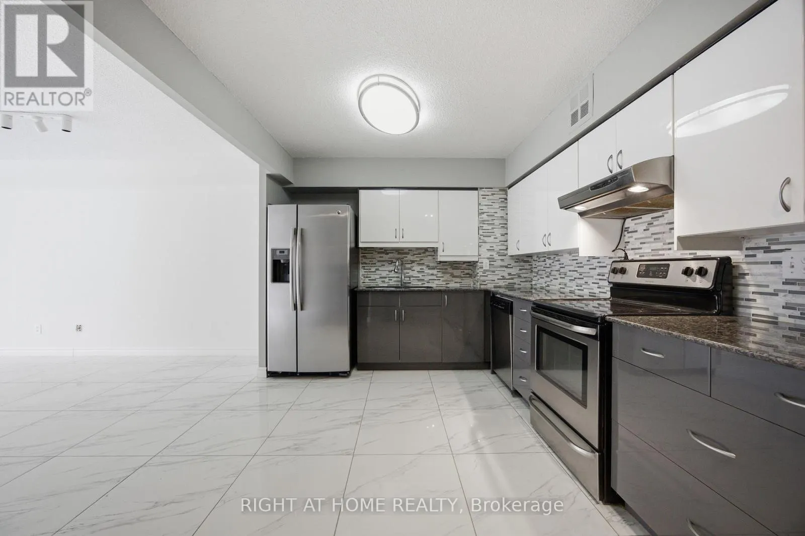 311 - 250 DAVIS DRIVE