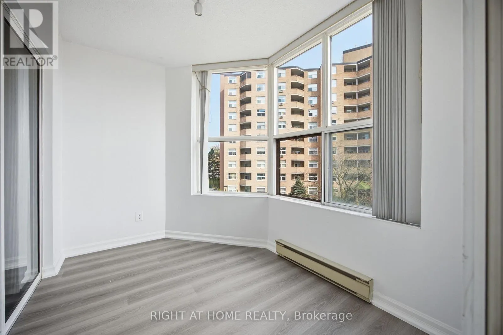 311 - 250 DAVIS DRIVE