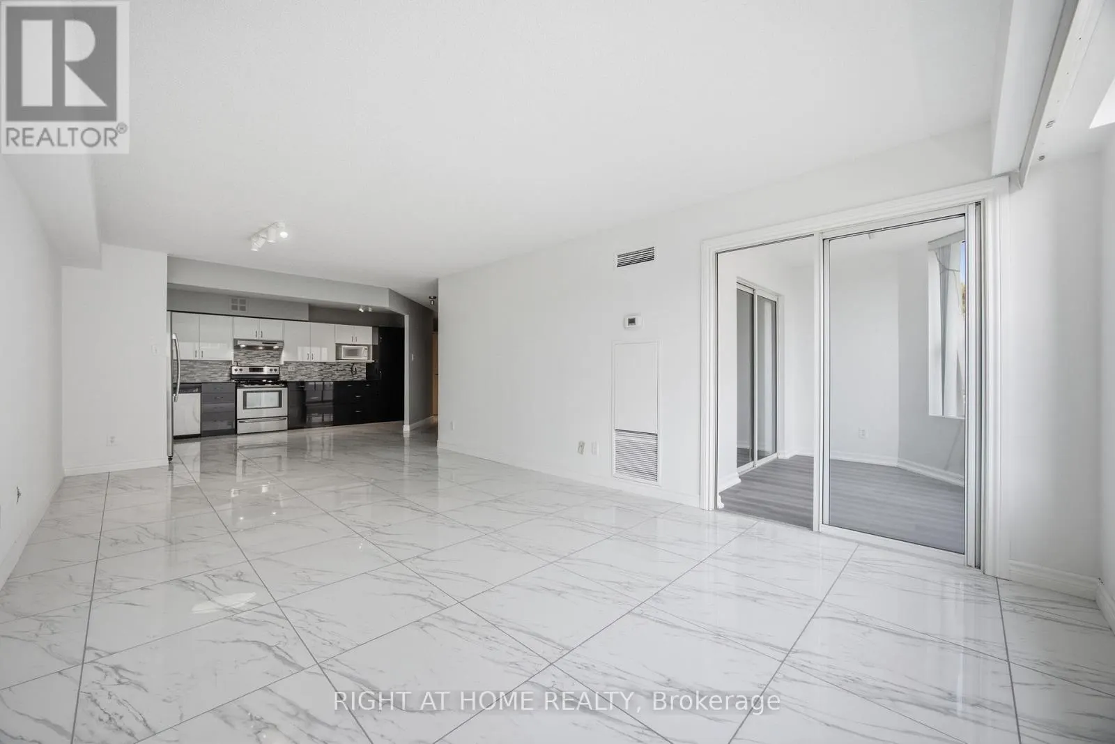 311 - 250 DAVIS DRIVE