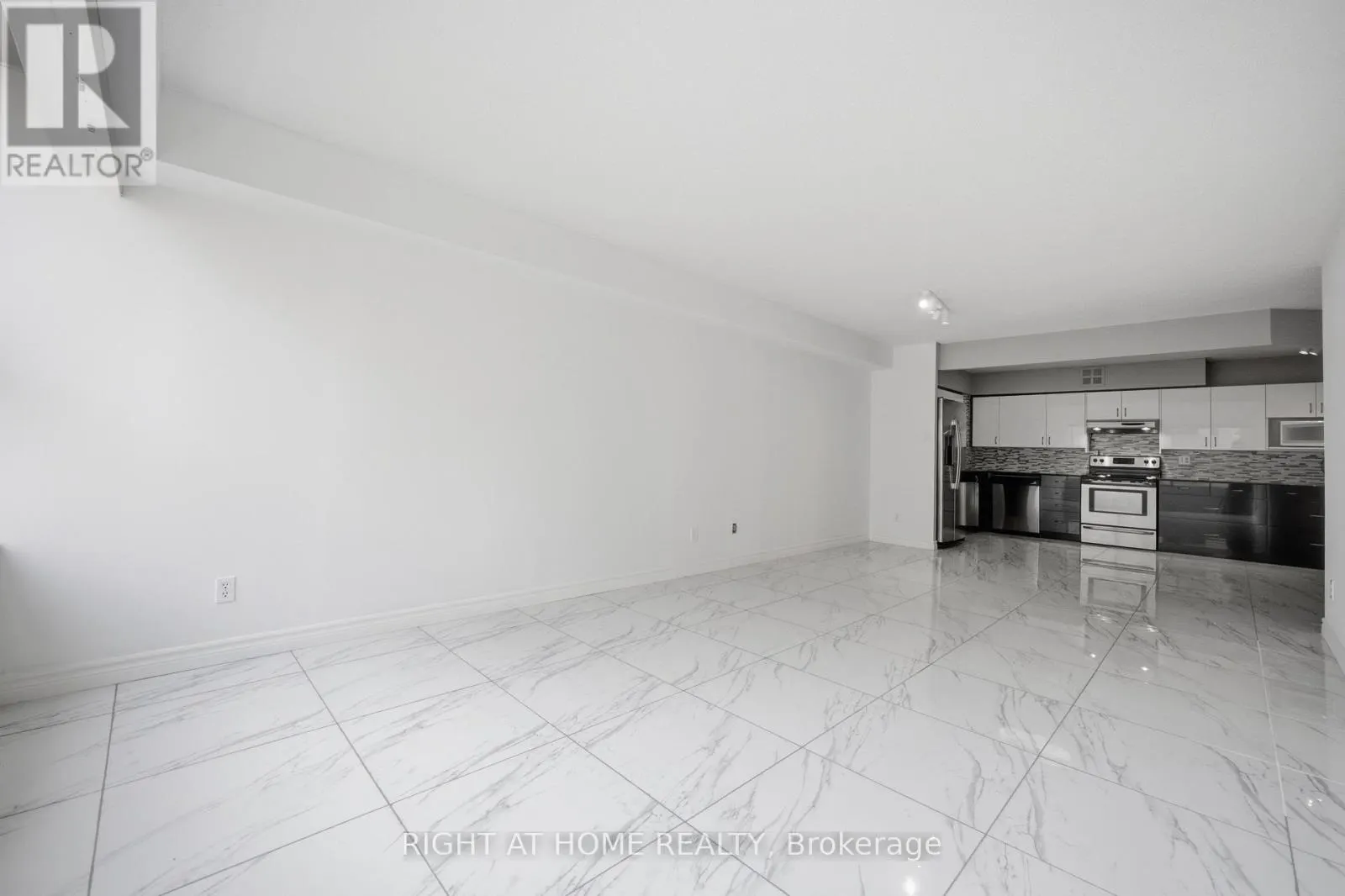 311 - 250 DAVIS DRIVE