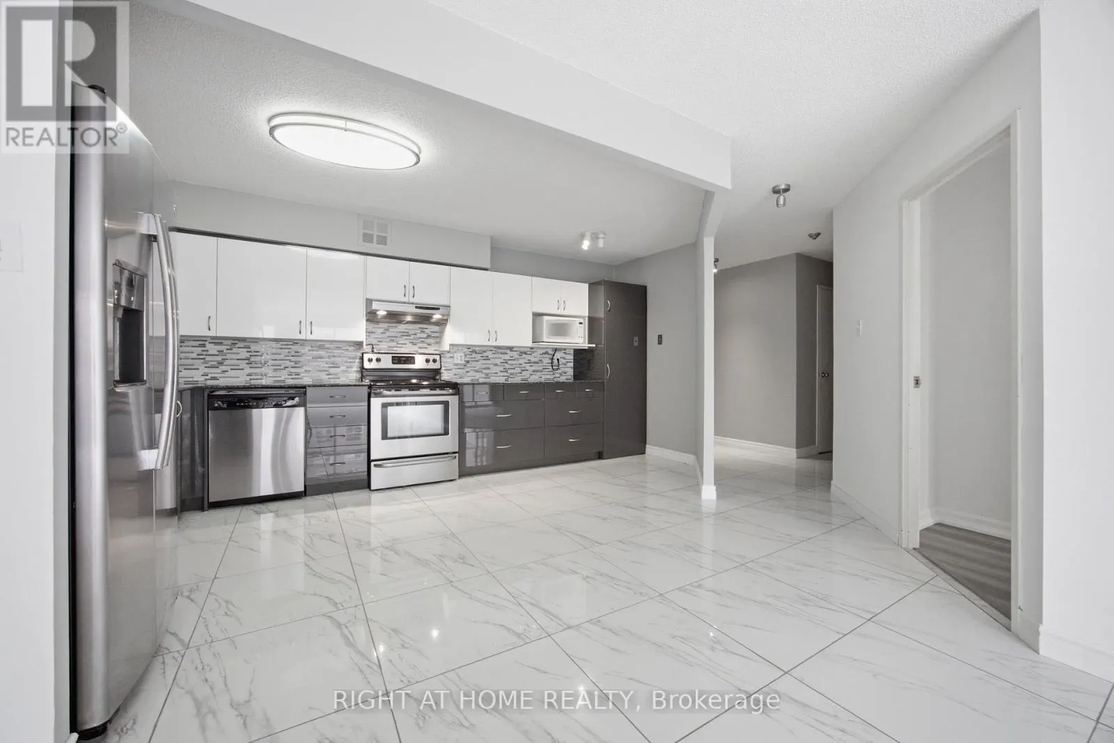 311 - 250 DAVIS DRIVE