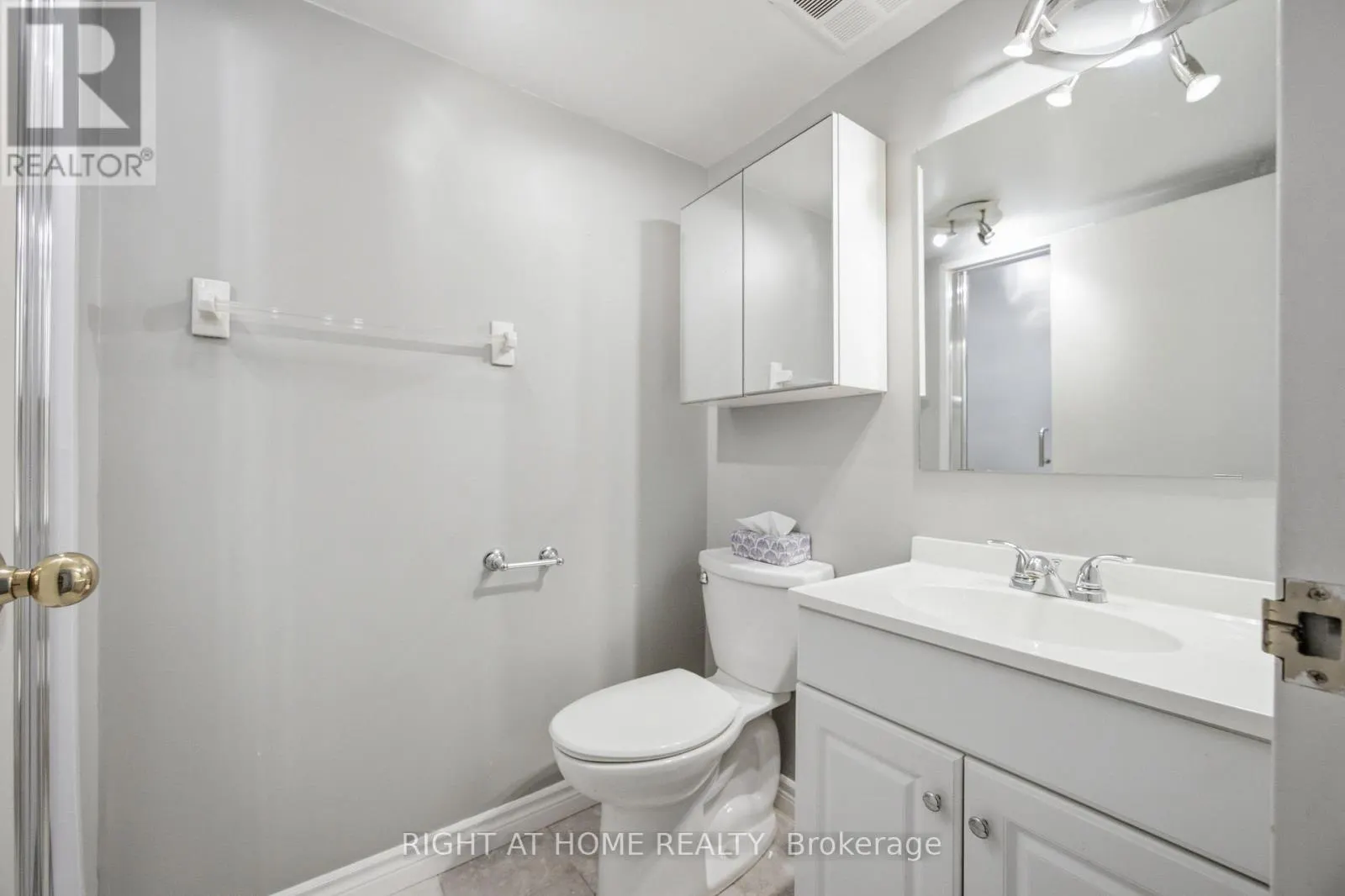 311 - 250 DAVIS DRIVE