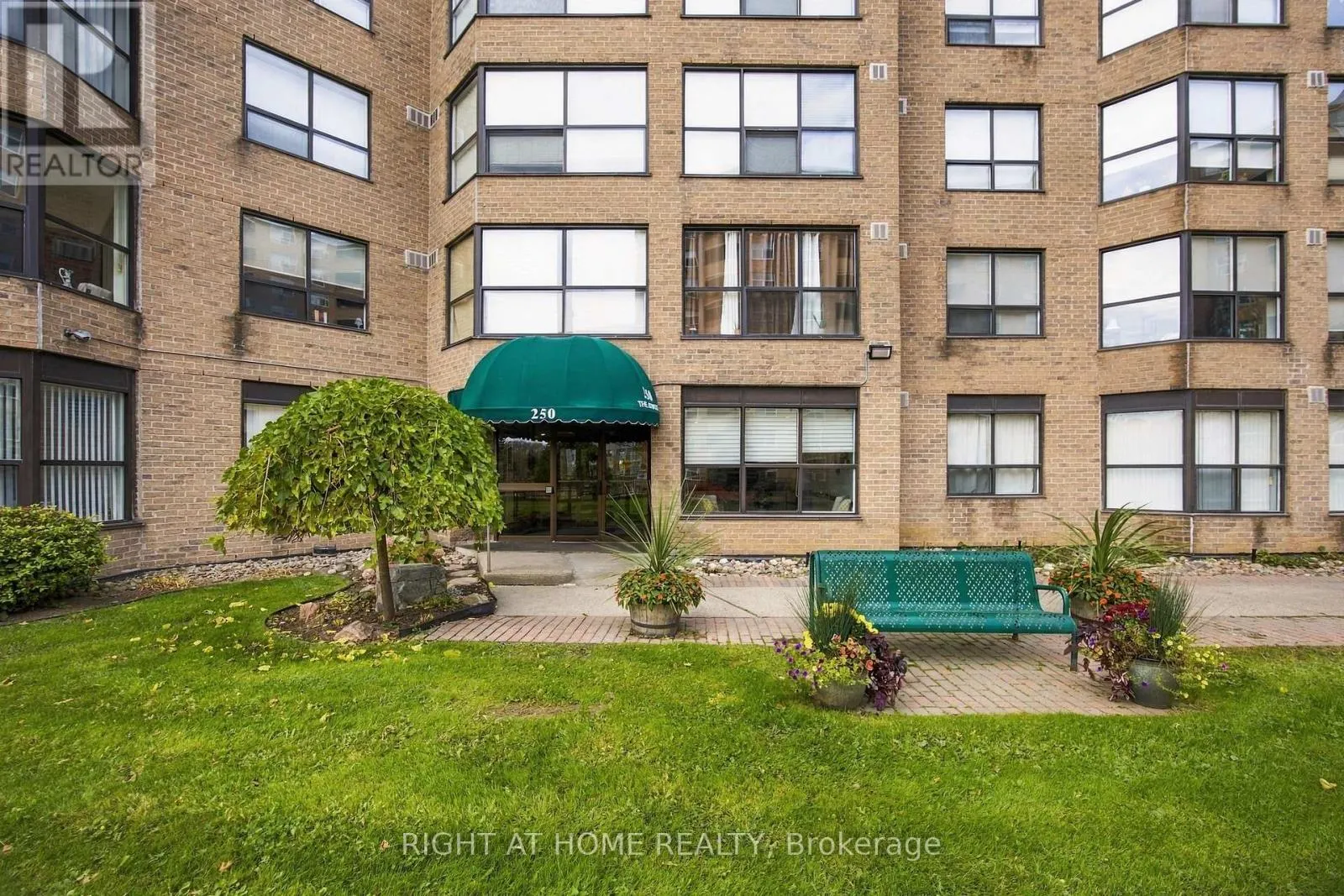 311 - 250 DAVIS DRIVE