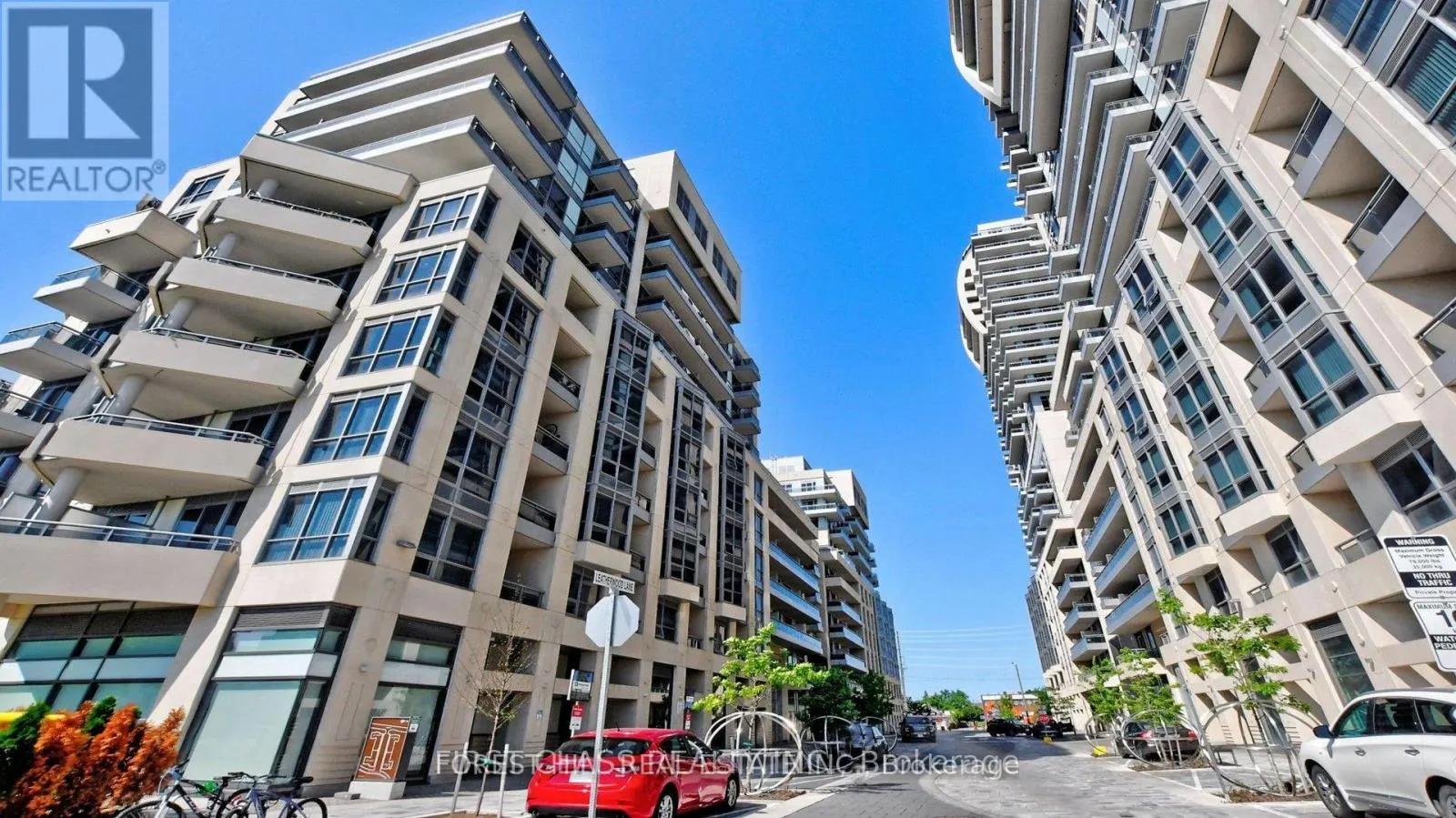 911 - 9201 YONGE STREET