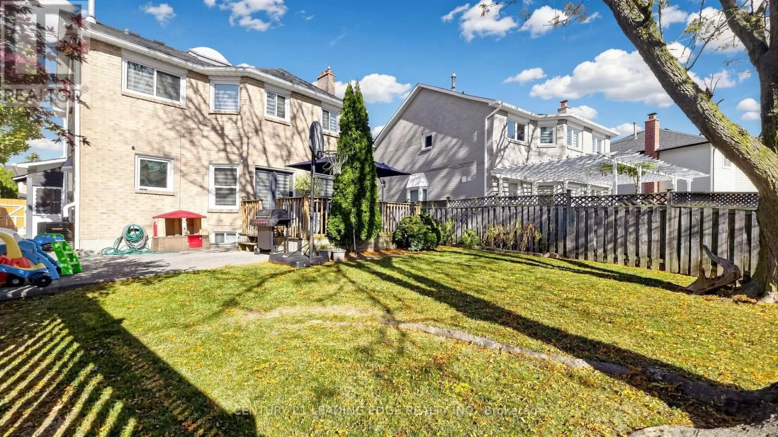 11 LEHMAN CRESCENT