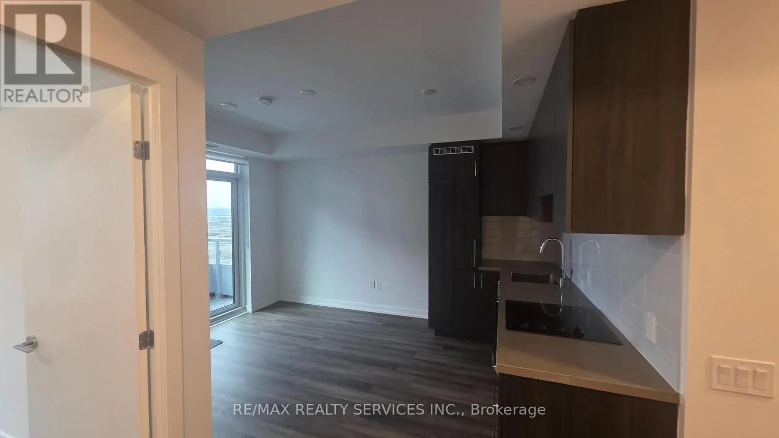 2612 - 5 MEADOWDALE ROAD