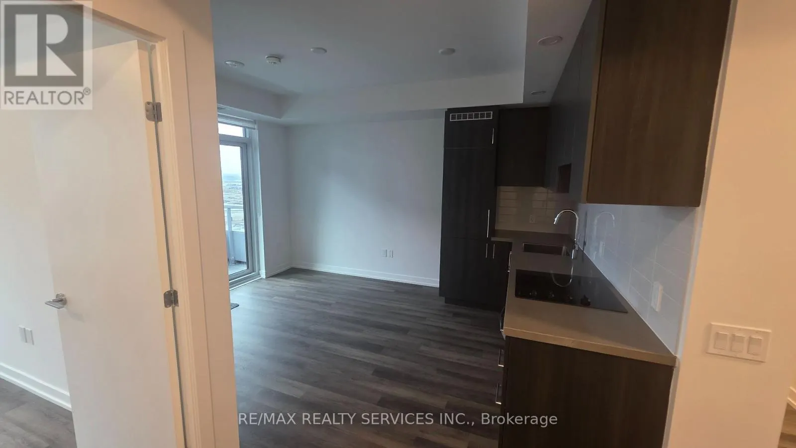 2612 - 5 MEADOWDALE ROAD