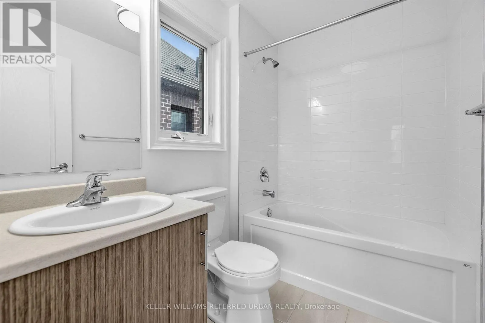 6 SHARONVIEW CRESCENT
