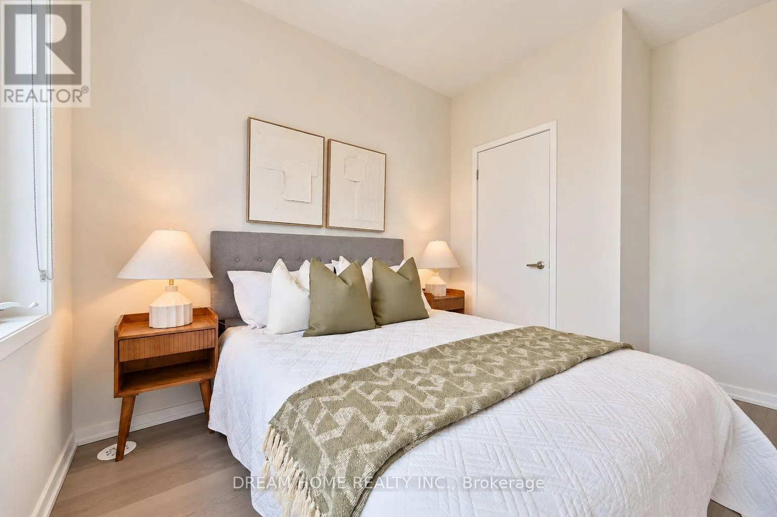 537 MARC SANTI BOULEVARD