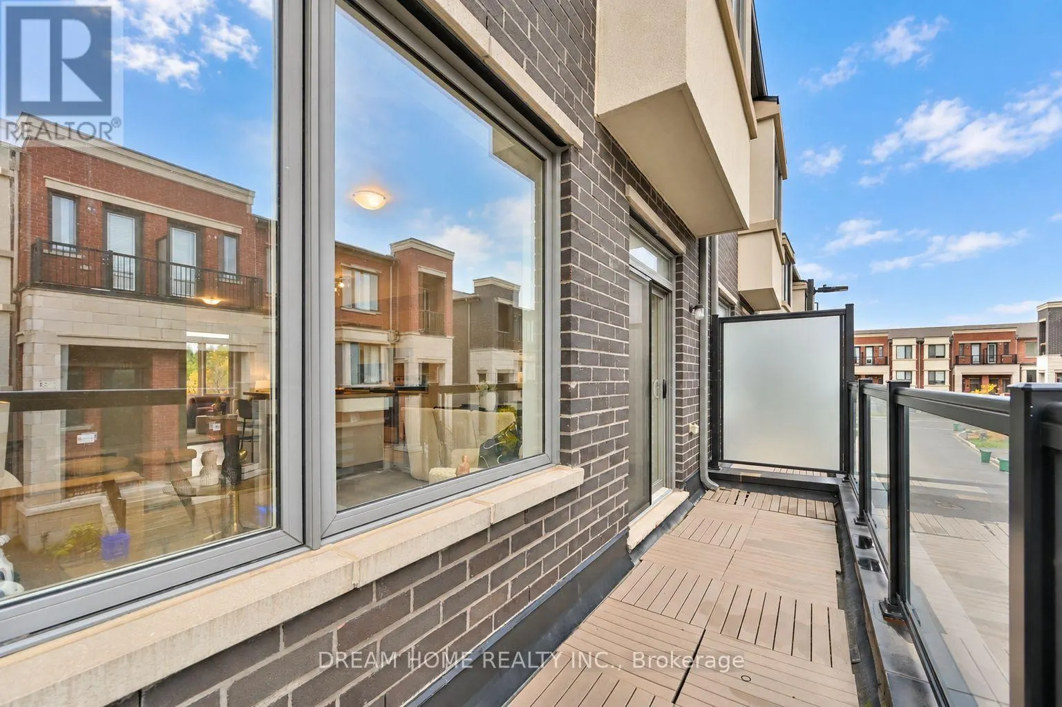 537 MARC SANTI BOULEVARD