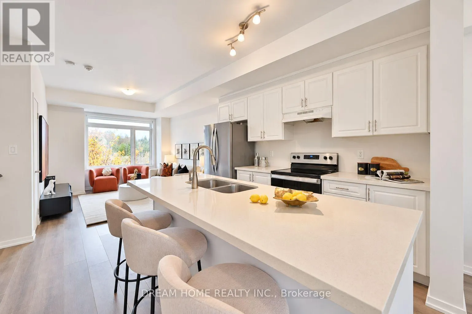 537 MARC SANTI BOULEVARD