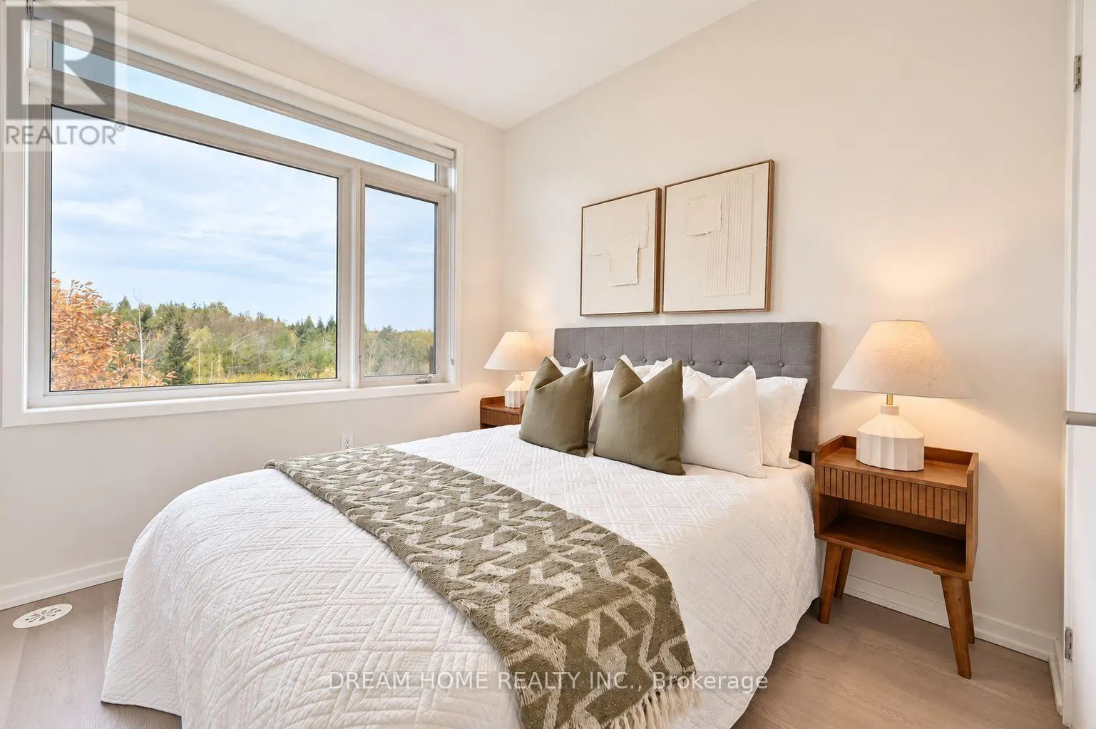 537 MARC SANTI BOULEVARD