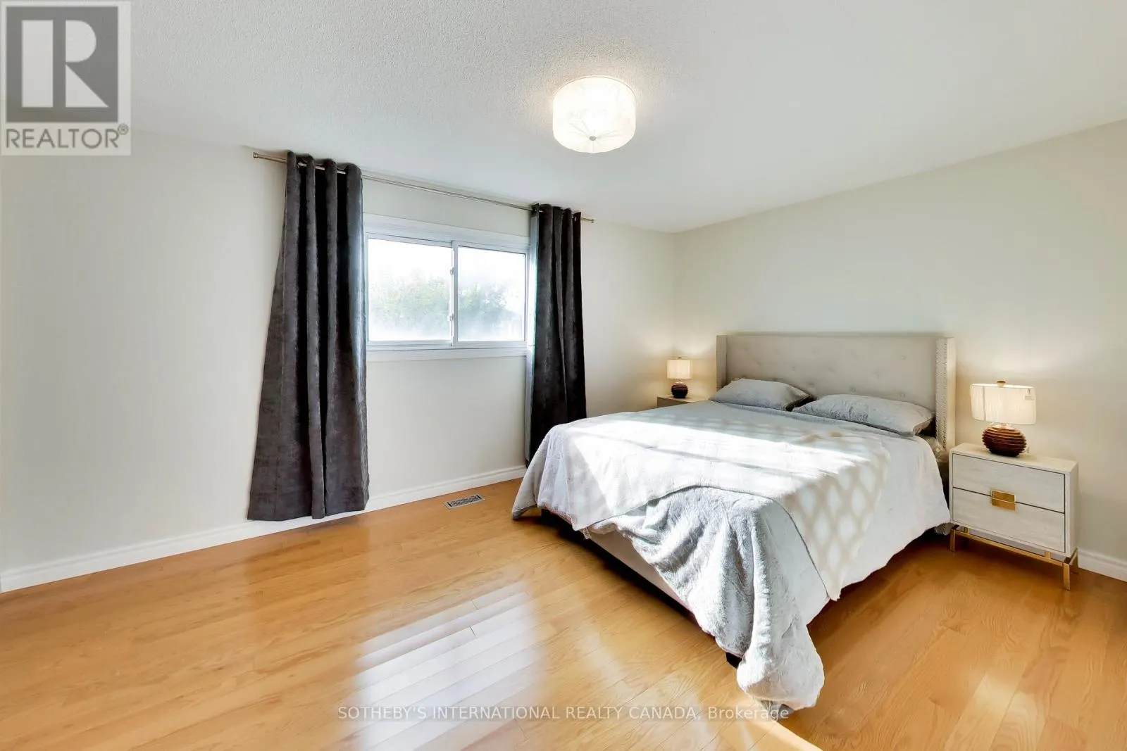 30 BENDAMERE CRESCENT