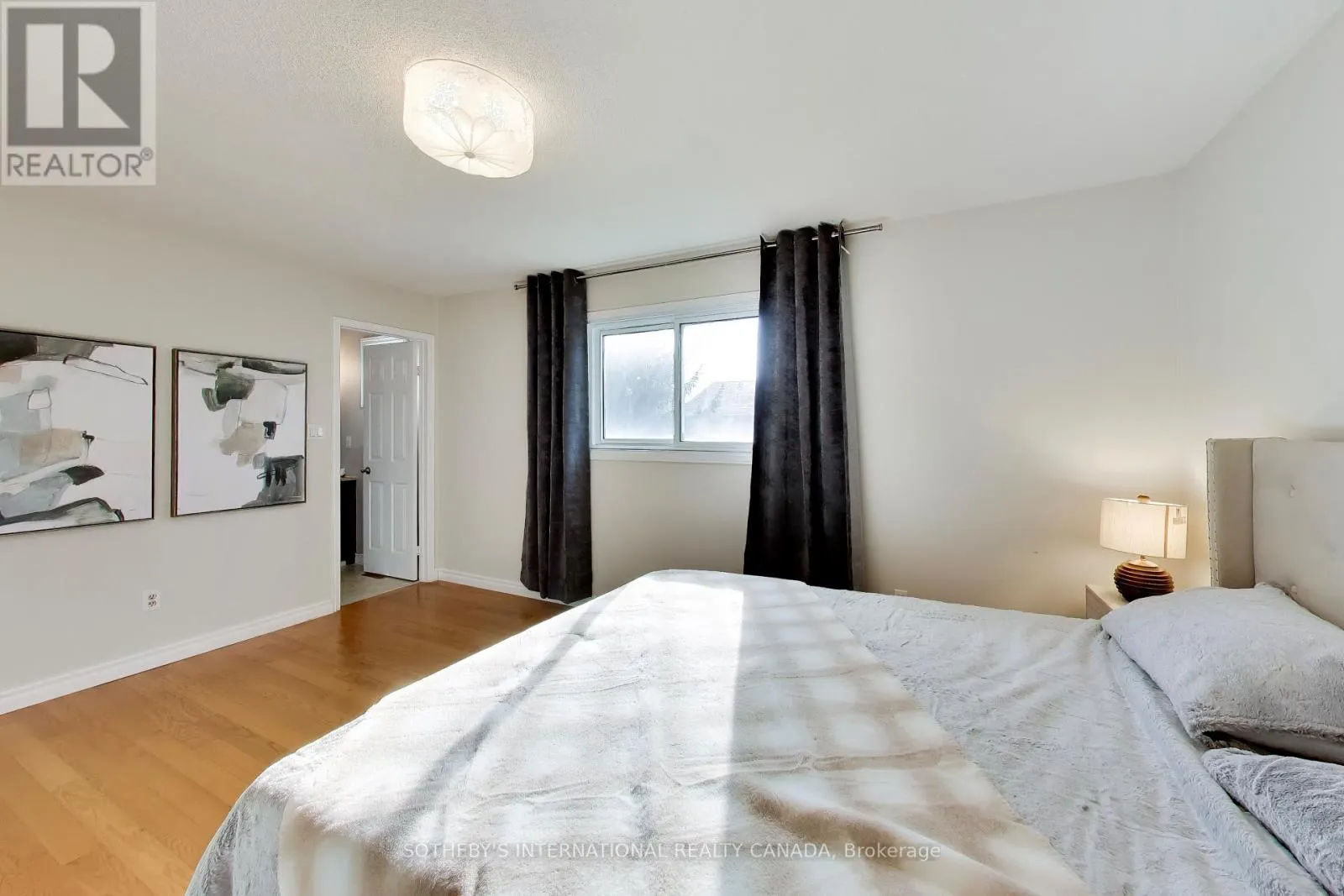 30 BENDAMERE CRESCENT