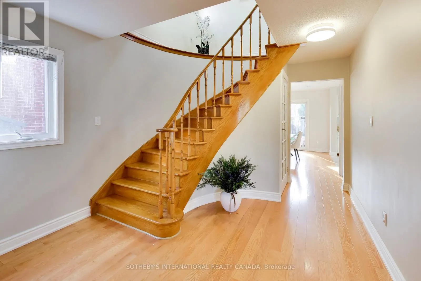 30 BENDAMERE CRESCENT