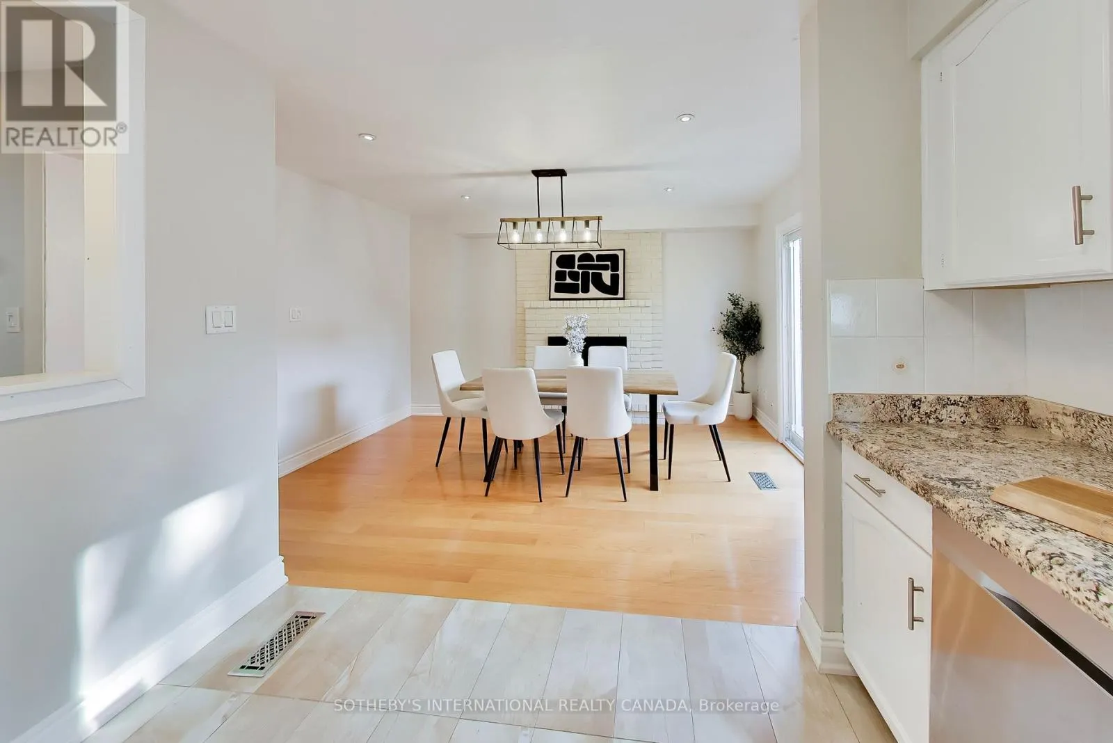 30 BENDAMERE CRESCENT