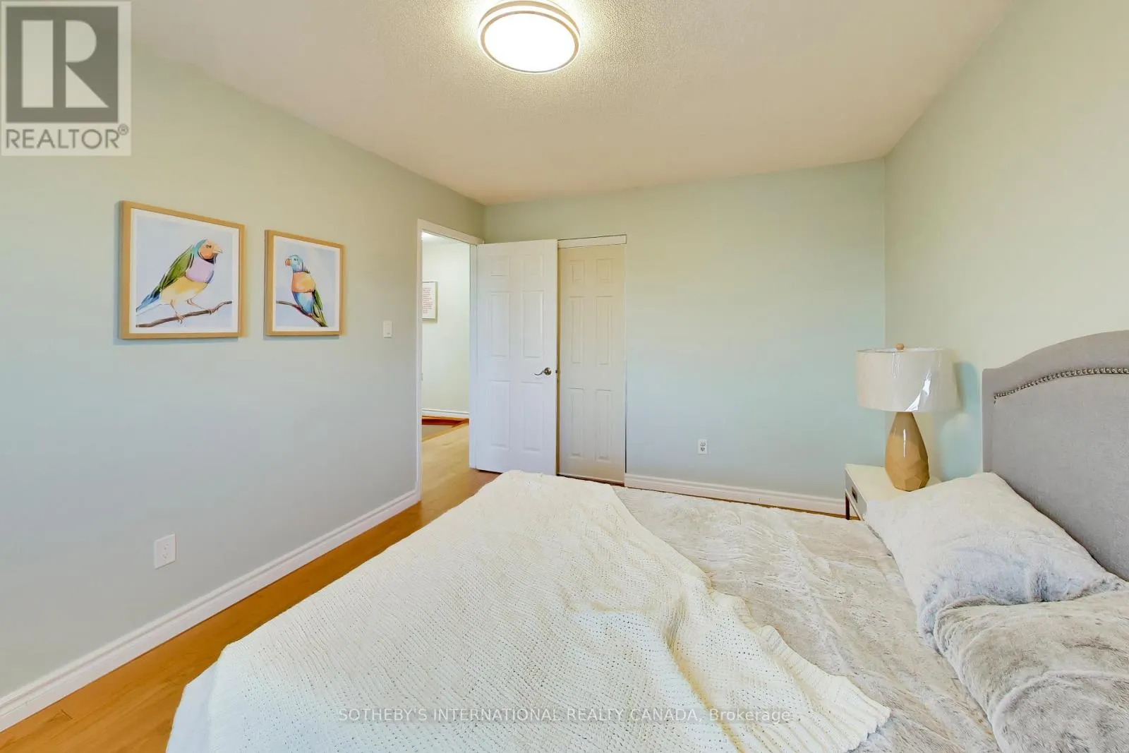 30 BENDAMERE CRESCENT