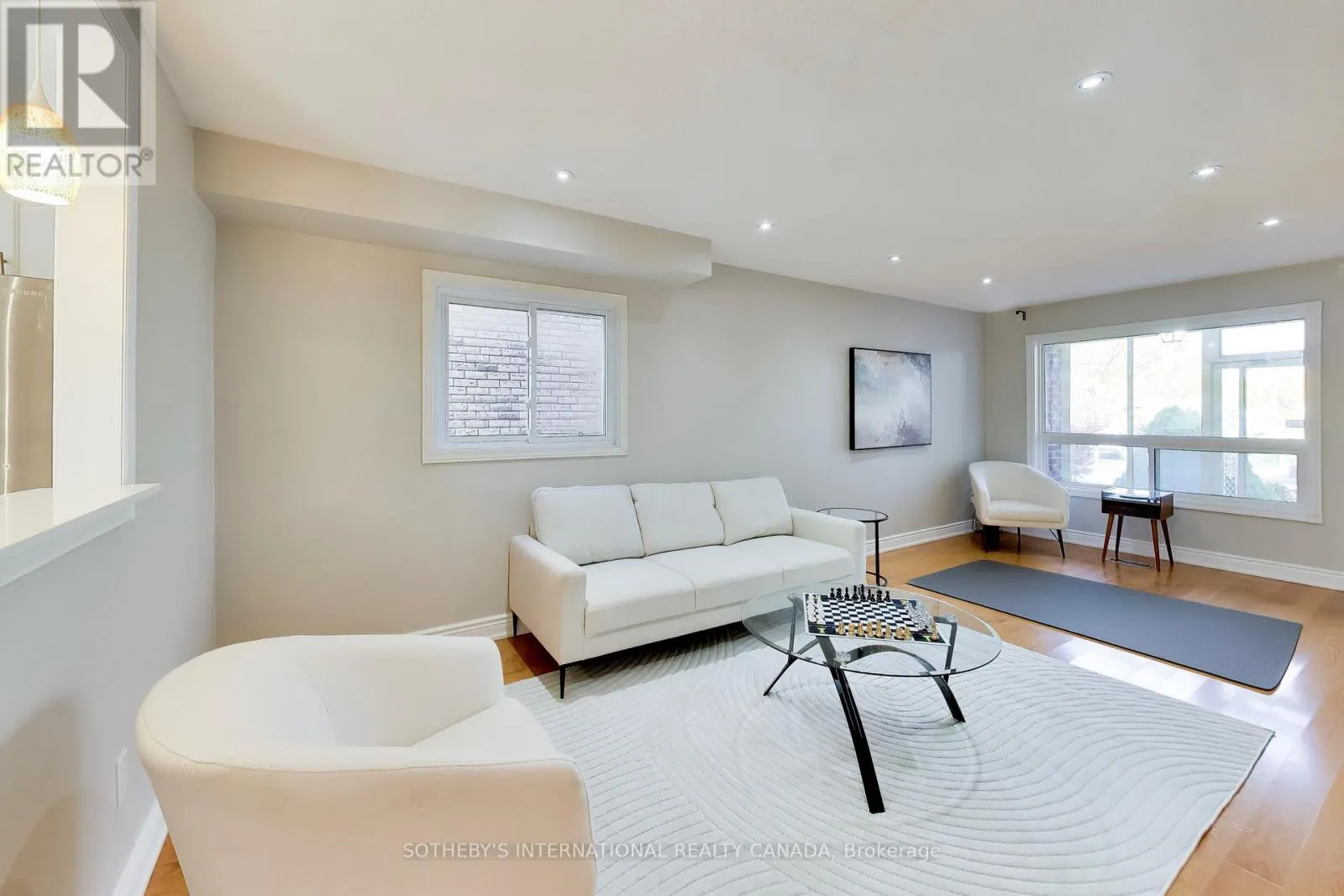30 BENDAMERE CRESCENT