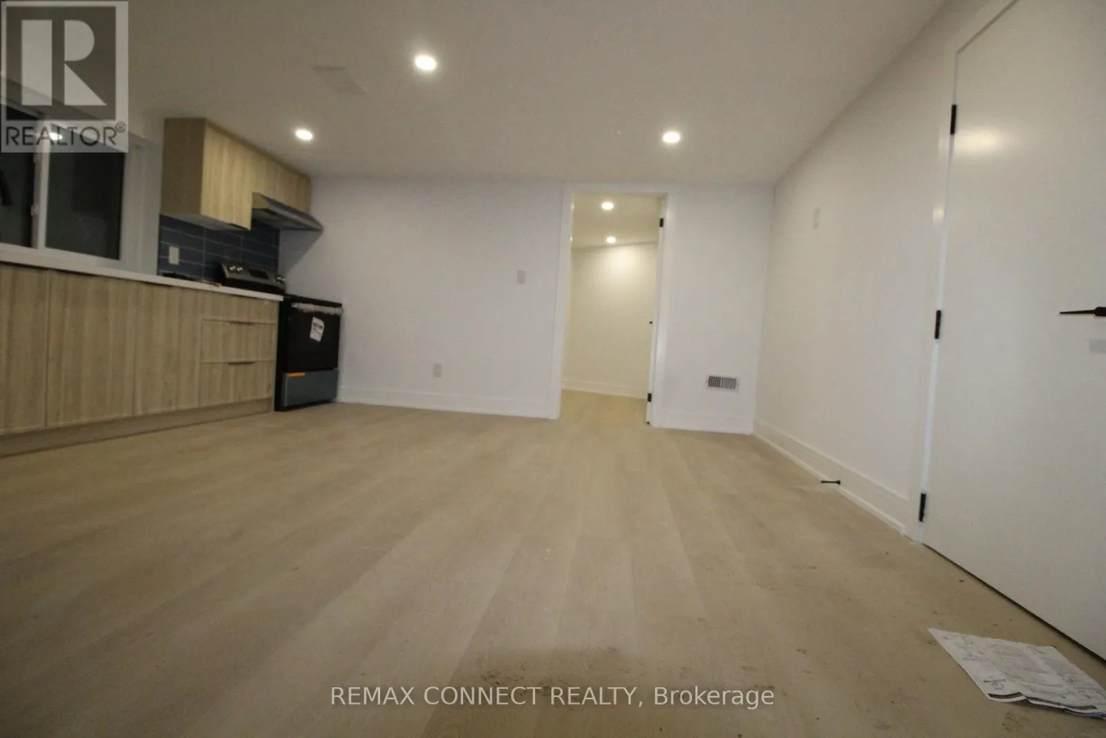 LOWER - 2 BEDROOM - 12 LONGBRIDGE ROAD