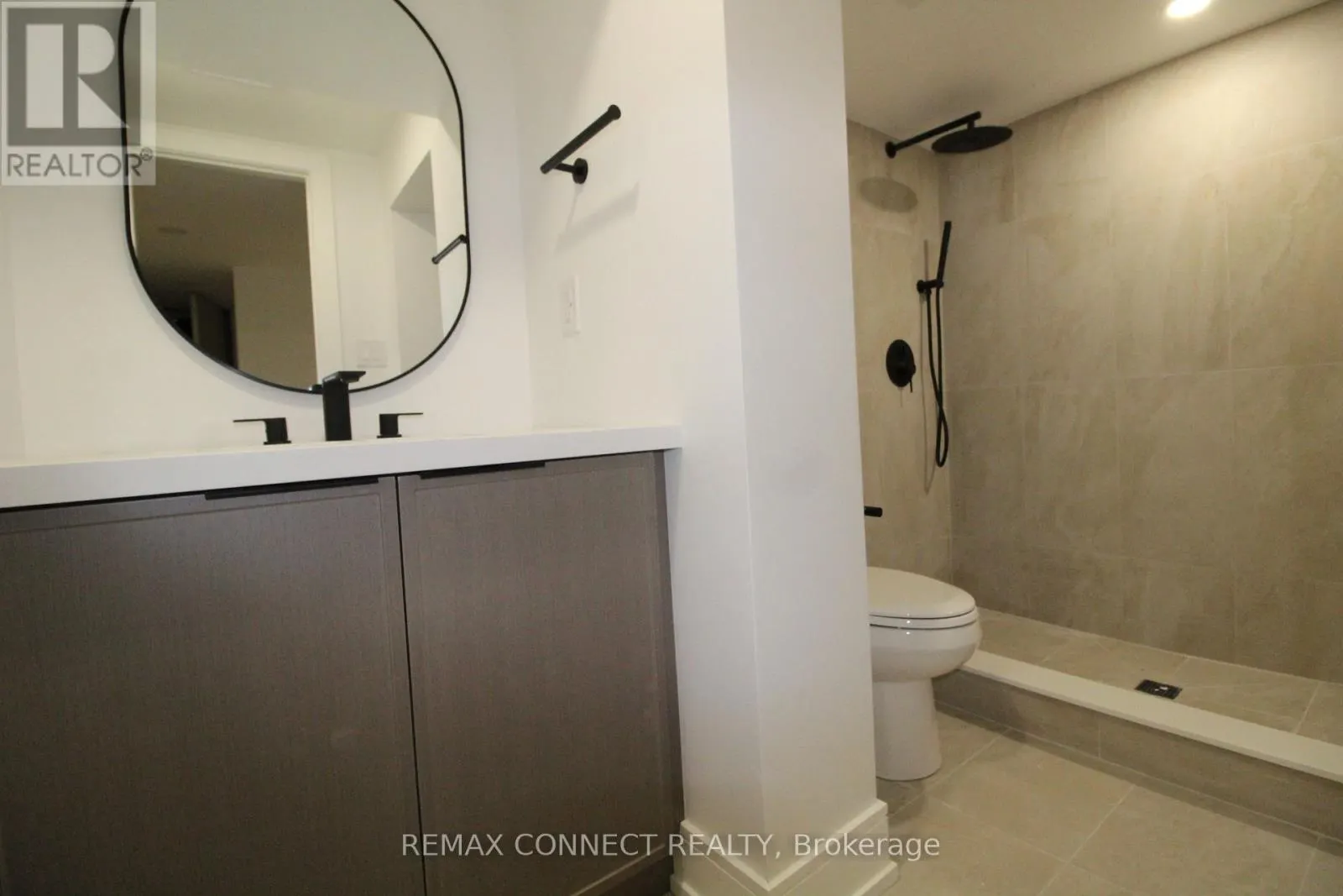 LOWER - 2 BEDROOM - 12 LONGBRIDGE ROAD