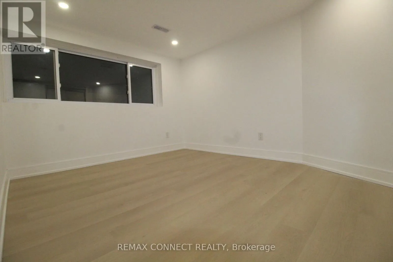 LOWER - 2 BEDROOM - 12 LONGBRIDGE ROAD