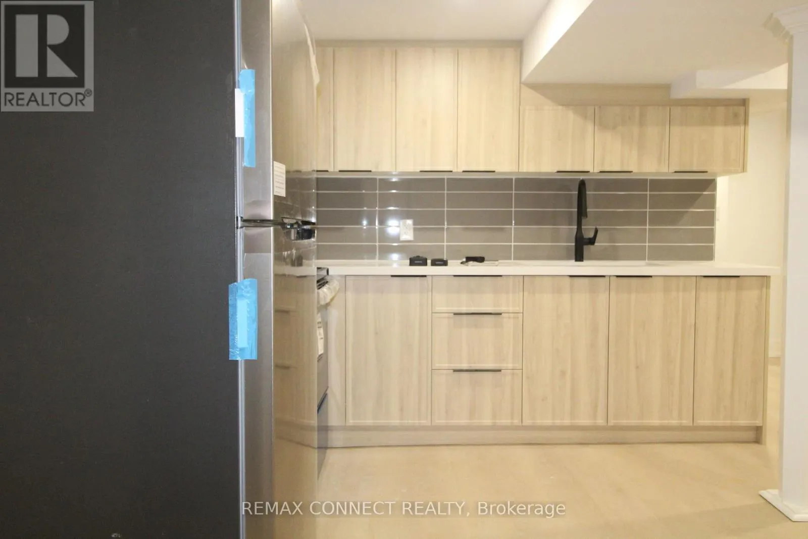 LOWER - 1 BEDROOM - 12 LONGBRIDGE ROAD