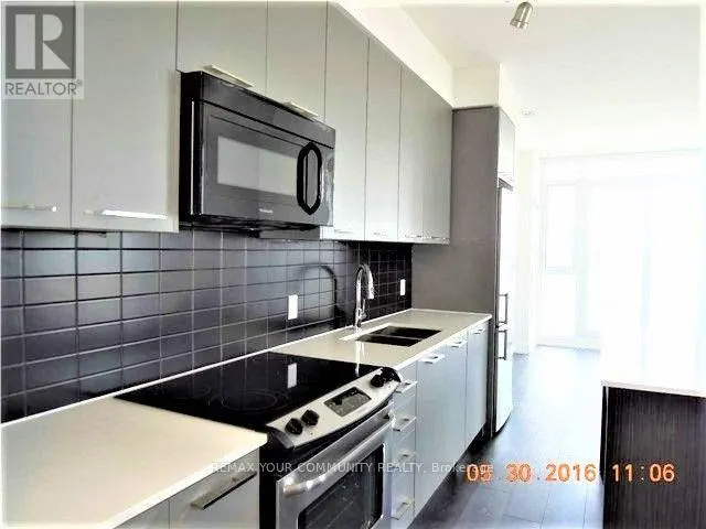 1218 - 9471 YONGE STREET