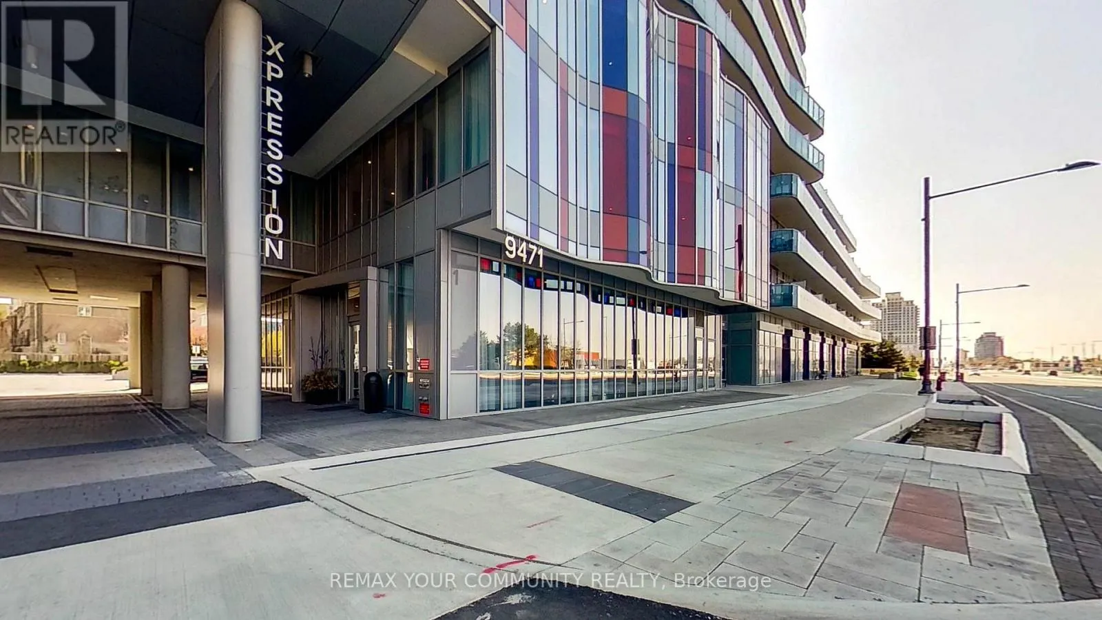 1218 - 9471 YONGE STREET