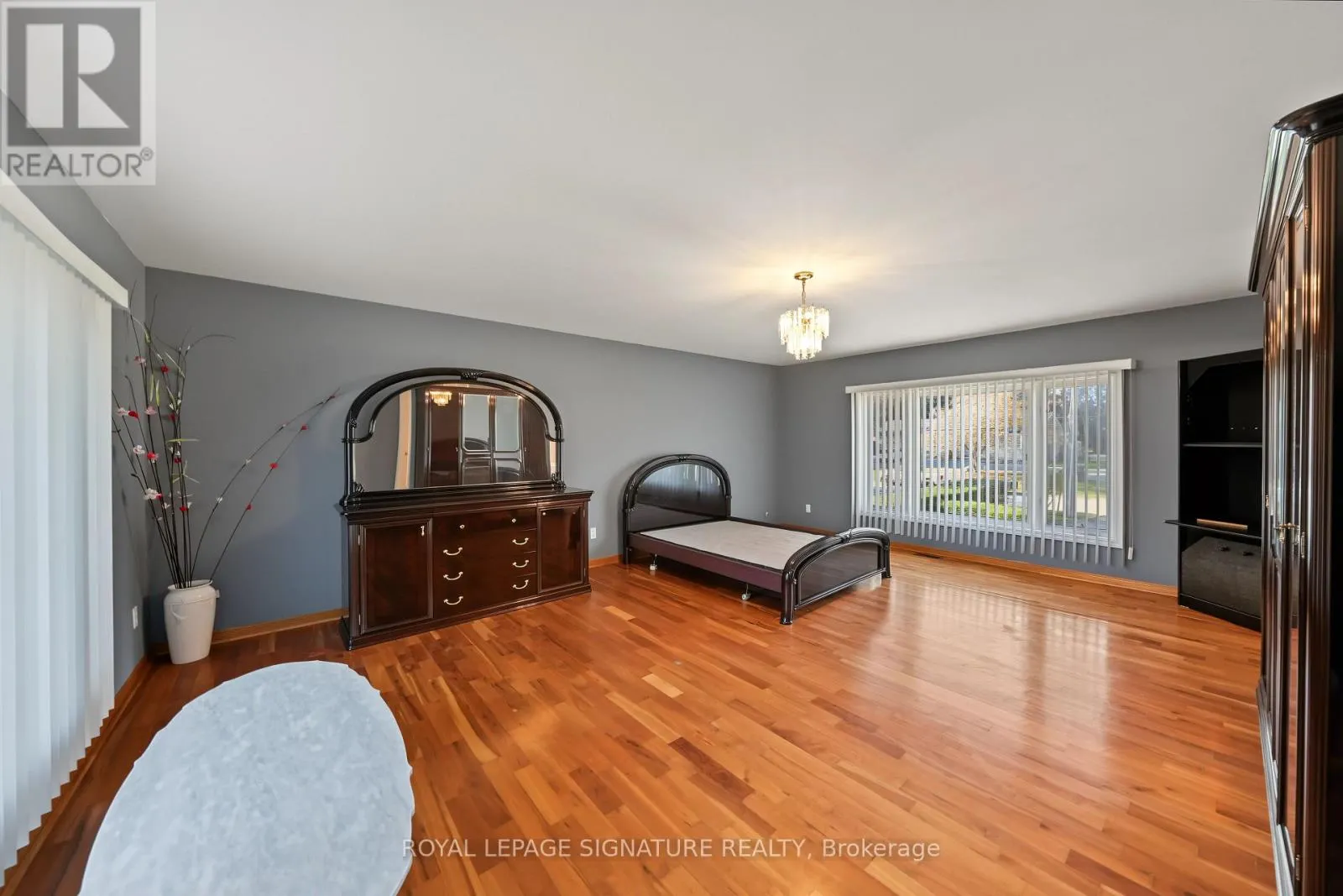 29 BALDWIN AVENUE