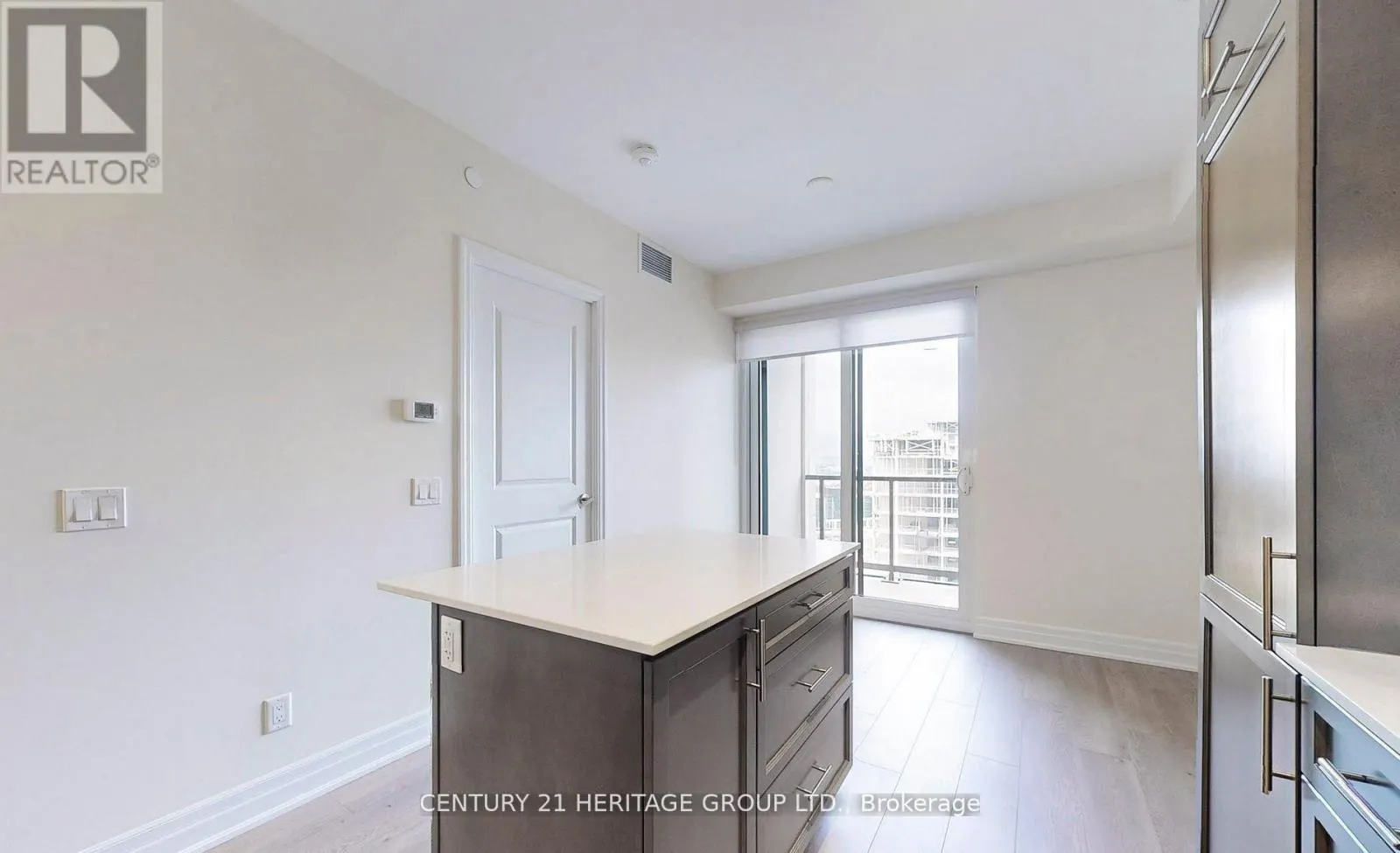 1512 - 9085 JANE STREET