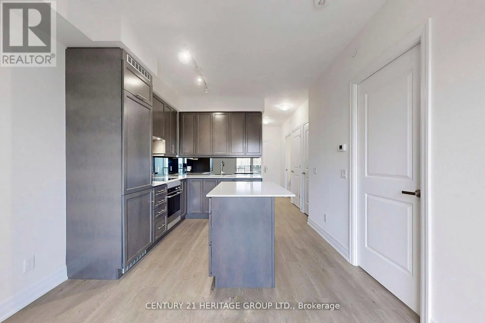 1512 - 9085 JANE STREET
