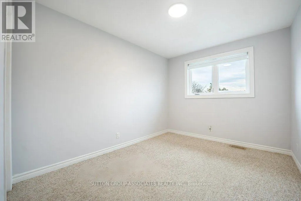 48 WOOD CRESCENT