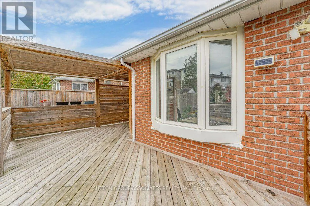 48 WOOD CRESCENT