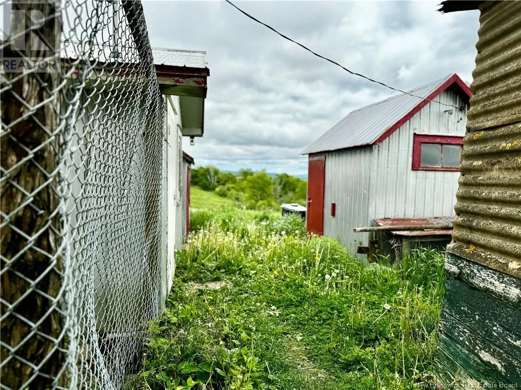 76 Hill Road