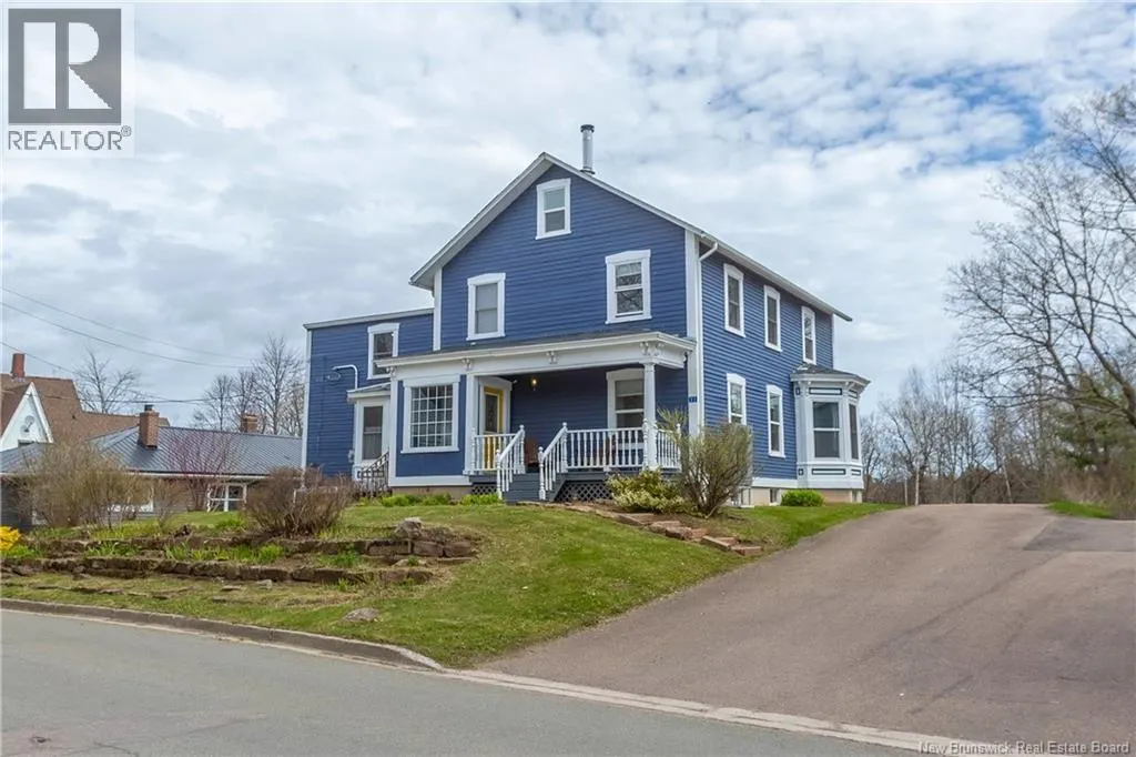 11 Squire Street