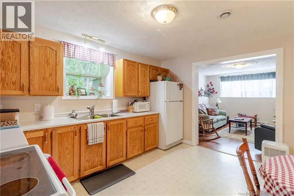 4 Dewitt Acres