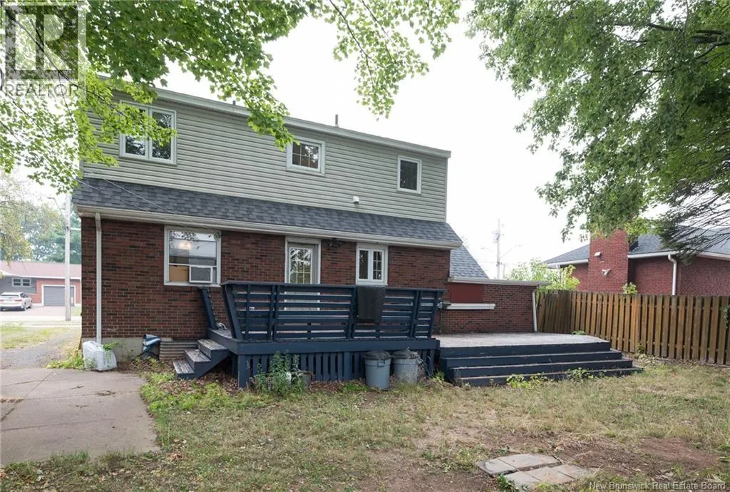61 Macbeath Avenue