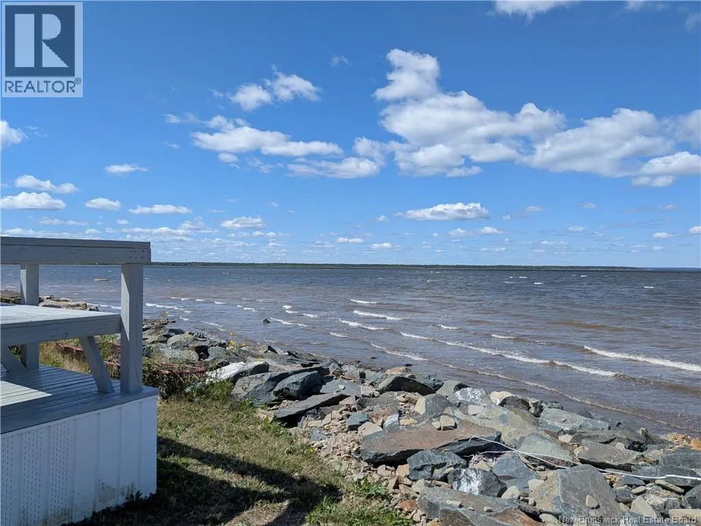 86 Williston Beach Road