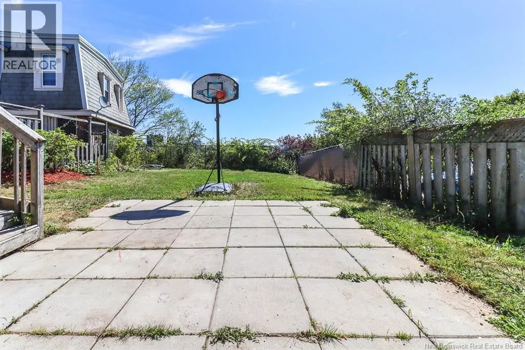 28 Douglas Avenue