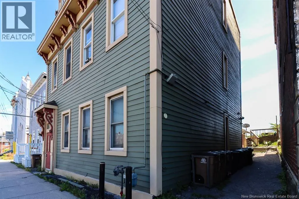 28 Douglas Avenue