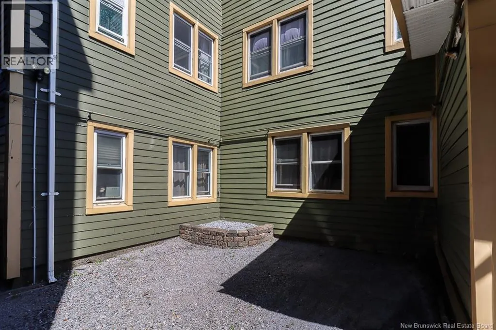 28 Douglas Avenue