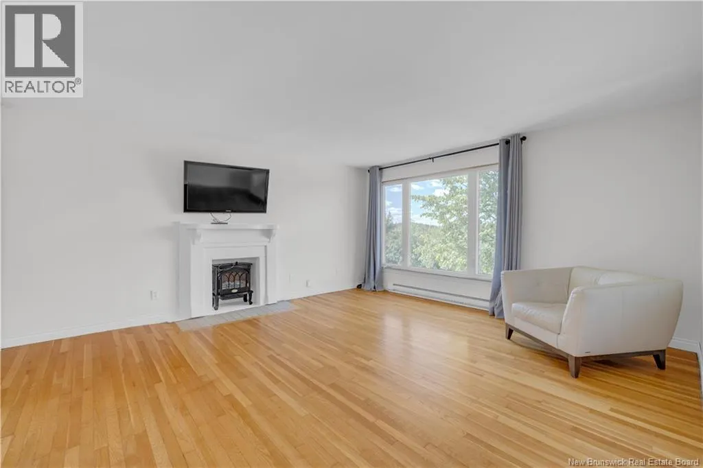 30 McLaughlin Crescent