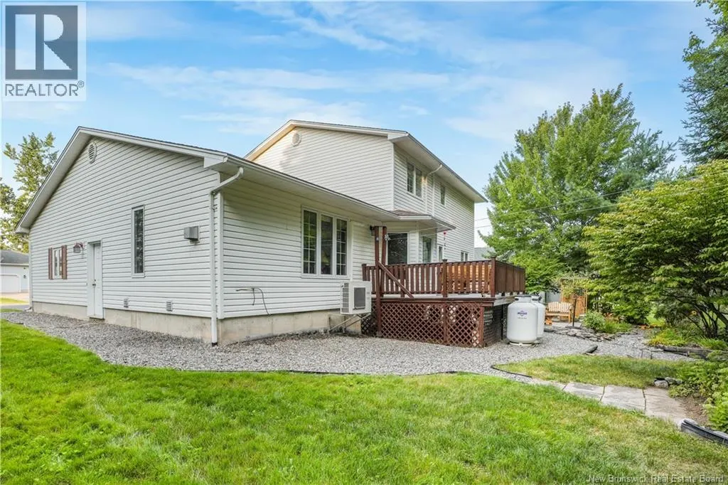 33 Howe Crescent