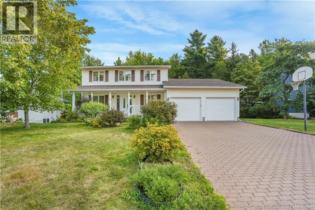 33 Howe Crescent