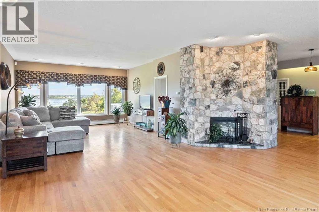 153 Du Couvent Road