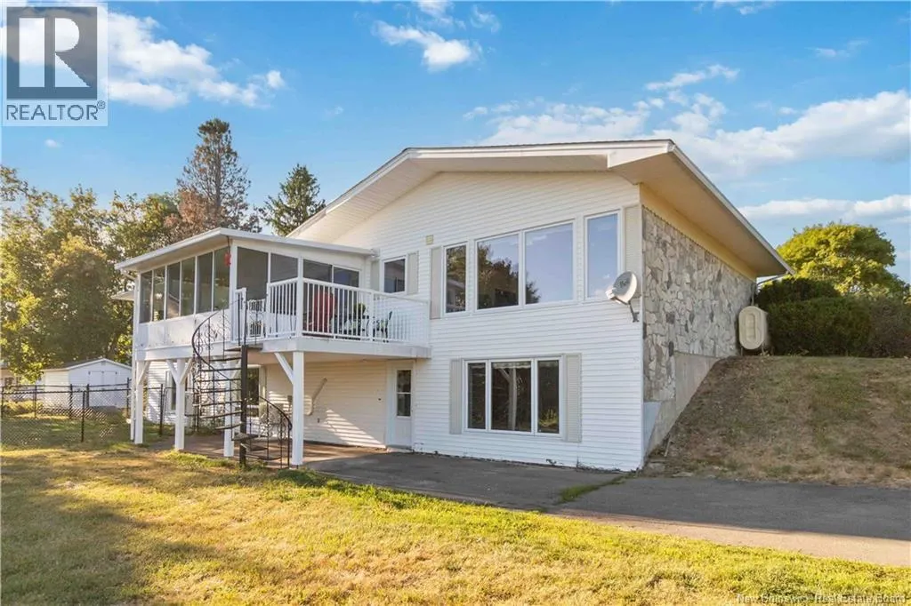 153 Du Couvent Road