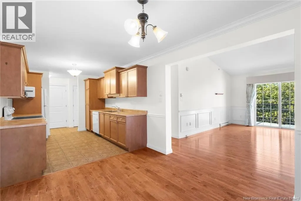 362 Carleton Street Unit# 407