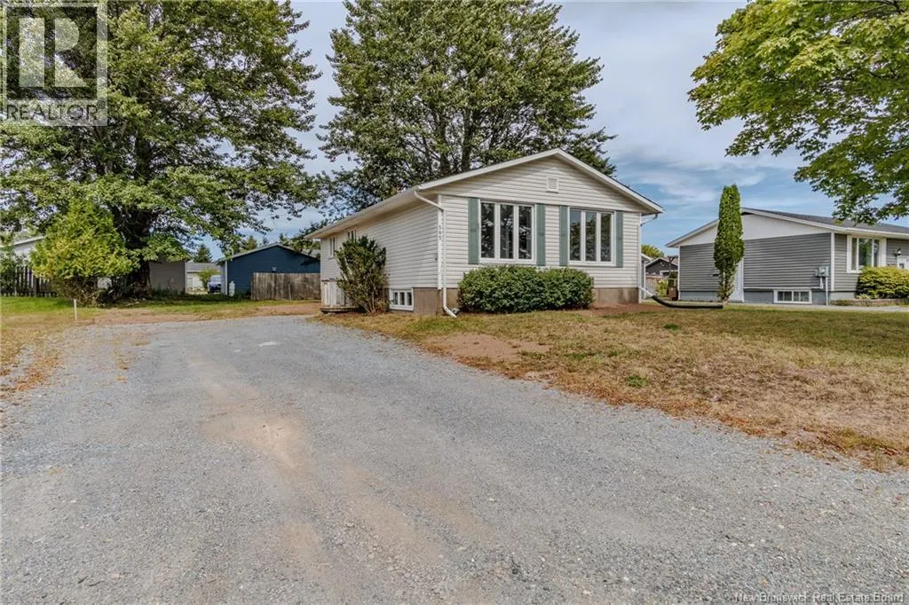 585 Bonita Avenue