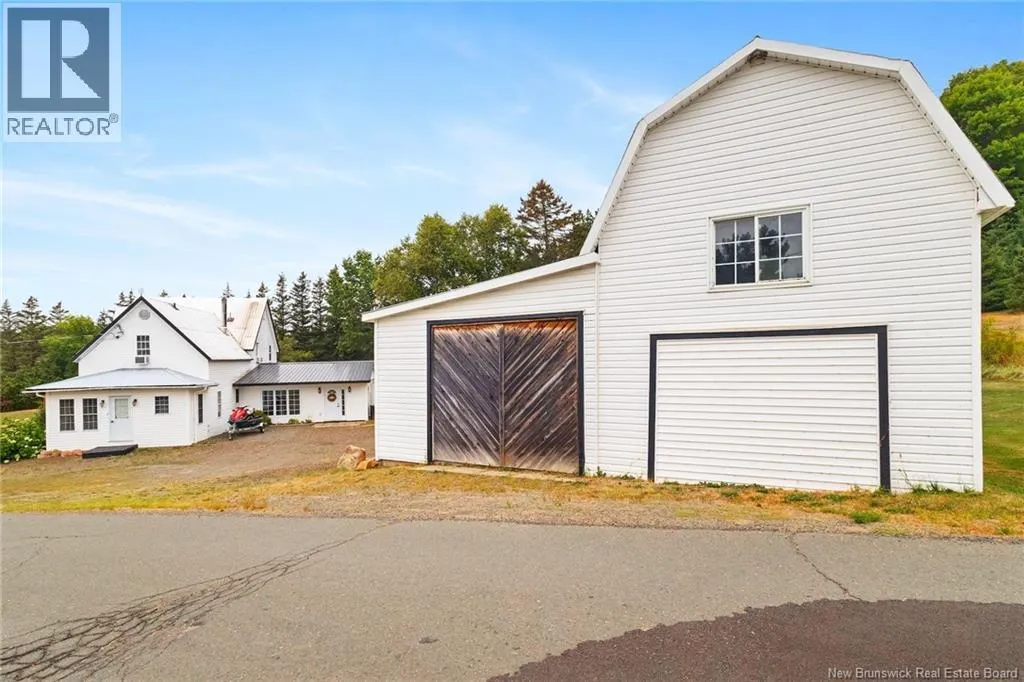 73 Howland Ridge Road